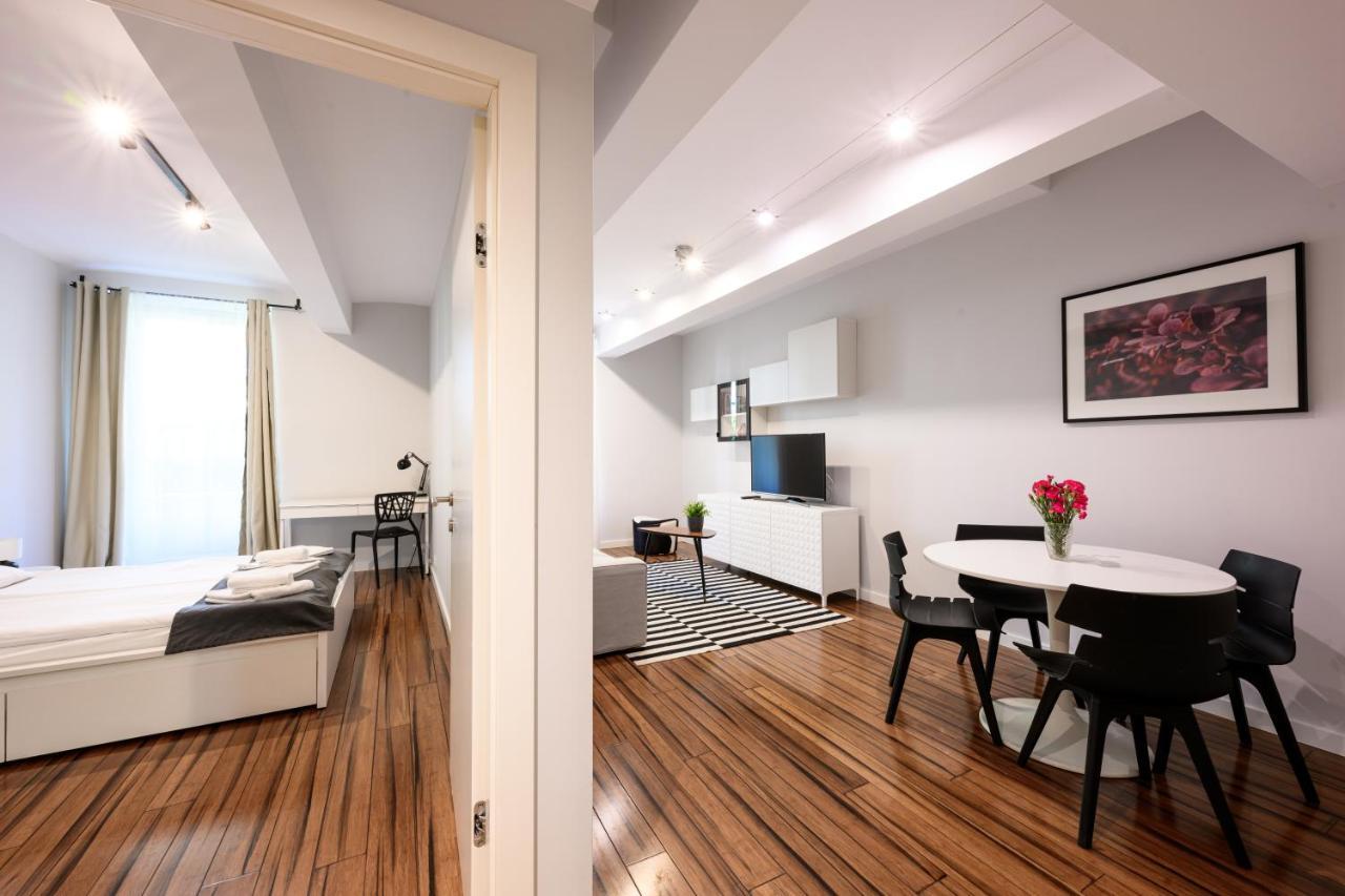 Premium By Wawel Castle Krakov
